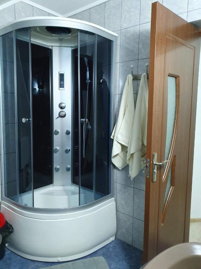 Vila Aslam Hotell Gura Humorului Exteriör bild