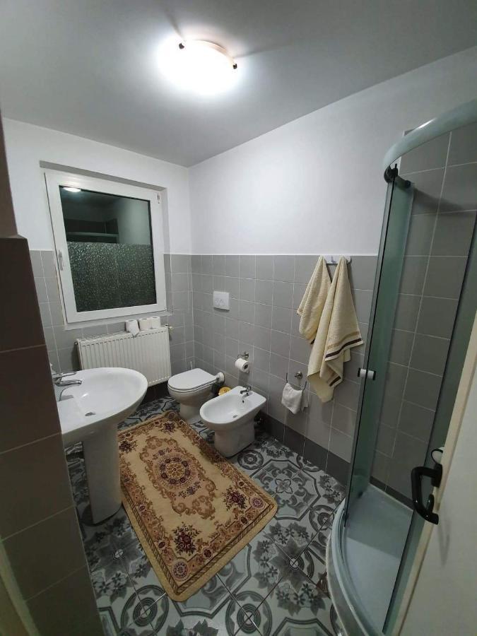 Vila Aslam Hotell Gura Humorului Exteriör bild