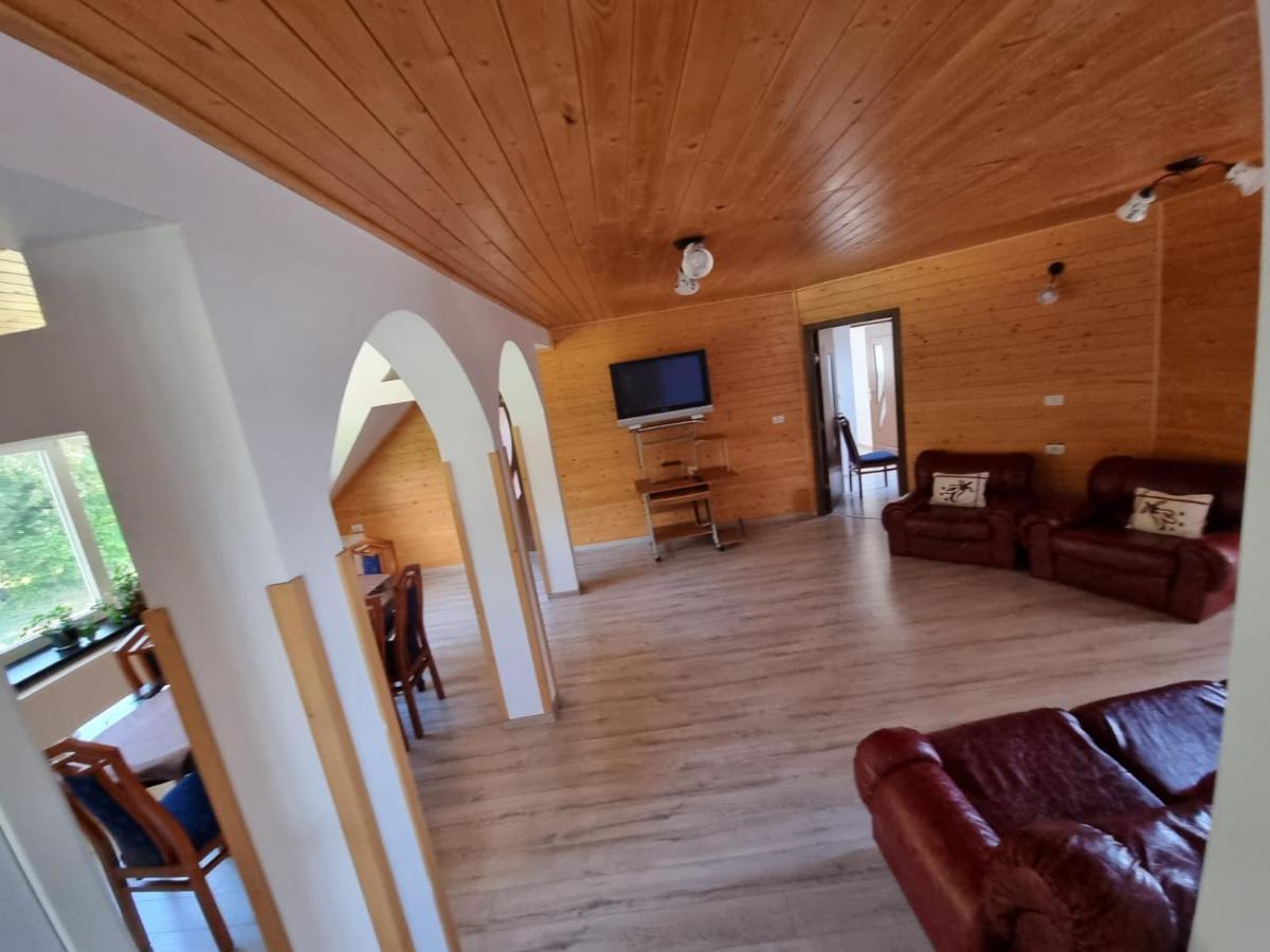 Vila Aslam Hotell Gura Humorului Exteriör bild